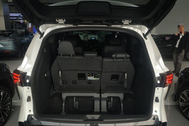 Used Toyota Sienna 2023 2.5L Hybrid Deluxe Edition
