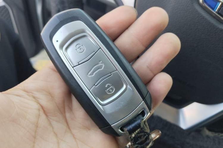 Used Geely Auto Emgrand X7 Sport 2016 1.8TD Automatic ZhiZun Version
