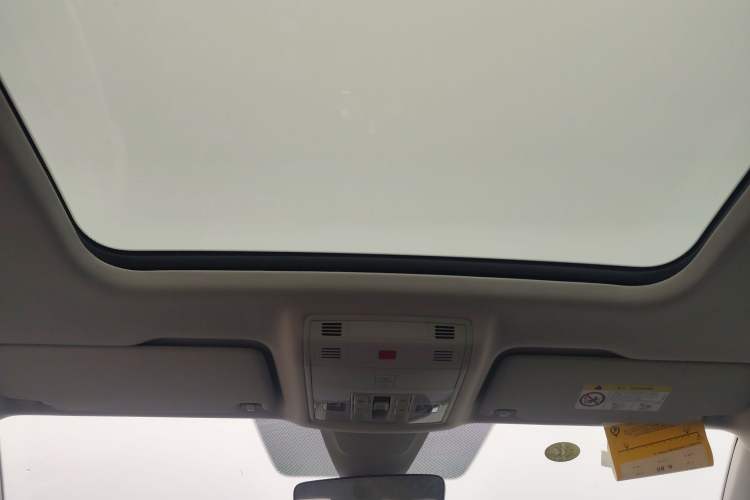 Used Volkswagen Tharu 2024 300TSI Two-Wheel-Drive Moon Luxury Edition
