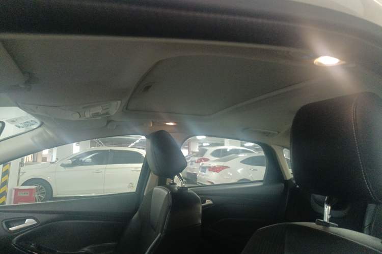 Used Ford Focus 2012 Sedan 1.6L Automatic Fashion Edition