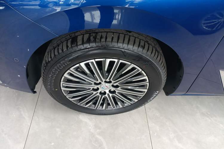 Used Buick GL8 New Energy 2024 Lu Zun Luxury Edition 7-Seater
