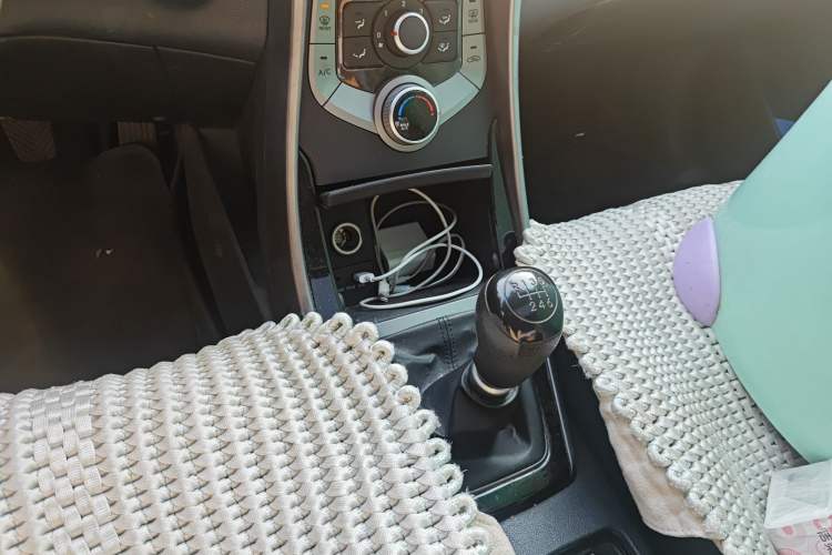 Used Hyundai Elantra (5th Generation / Langdong) 2015 1.6L Manual Leading Model
