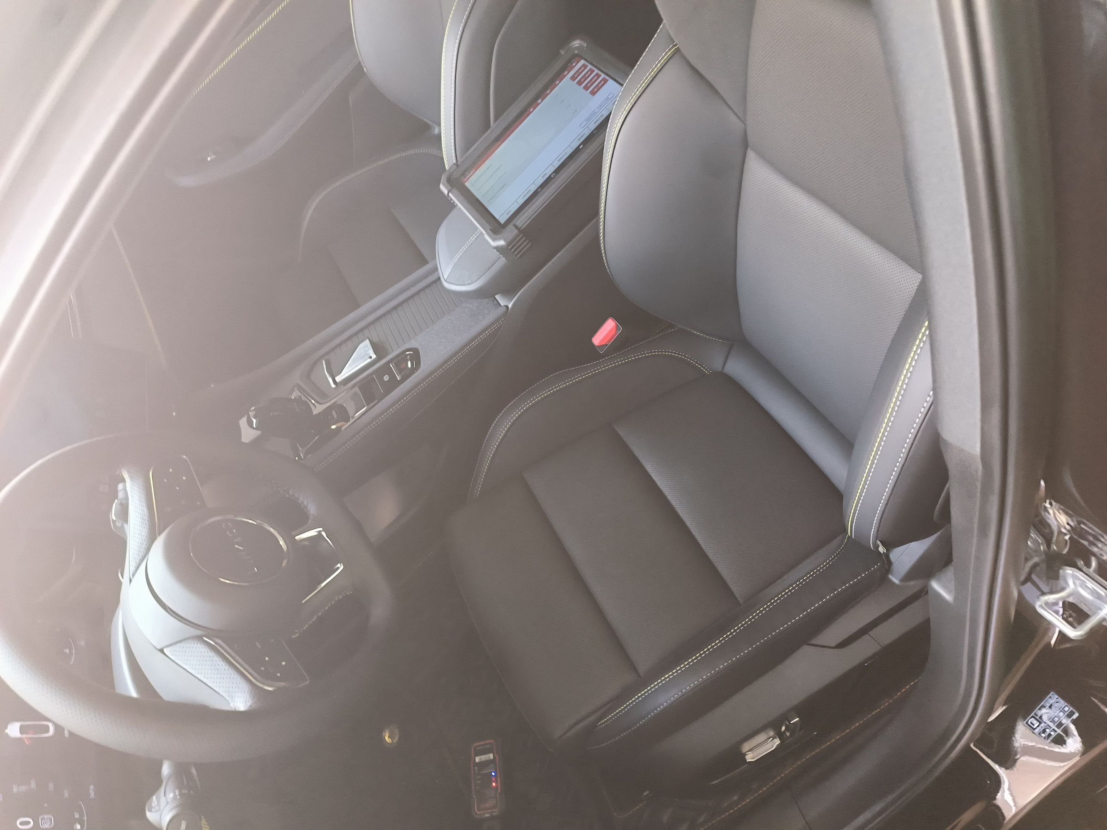 Переднее сиденье в автомобиле