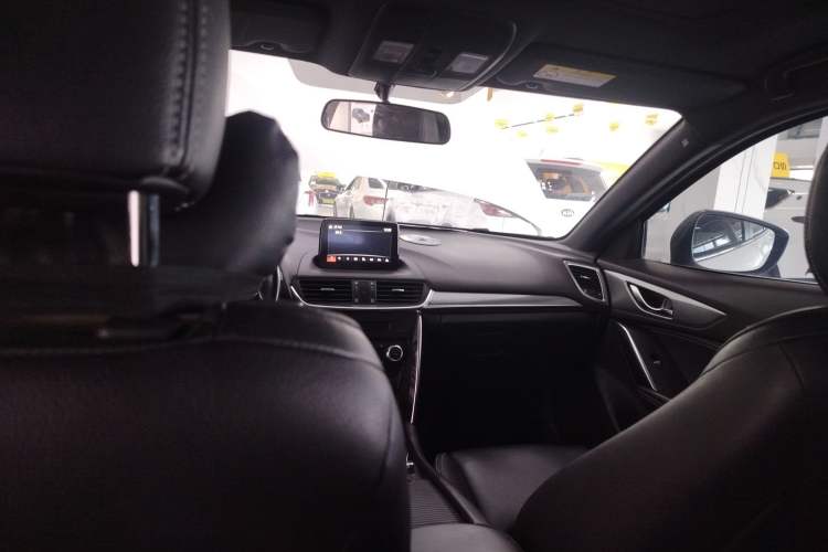 Used Mazda CX-4 2018 2.0L Automatic Two-Wheel Drive Blue Sky Premium Upgrade Version China V Standard