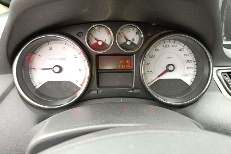 Used Peugeot 308 2014 Enjoy Edition Classic 1.6L Manual YouShang Model