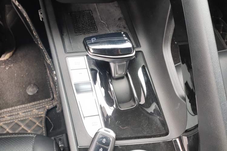 Used Hyundai Elantra 2022 1.5L CVT LUX Prestige Edition
