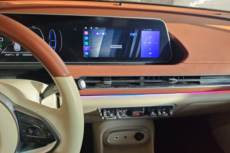 Used ORA Good Cat 2023 401 km Standard Range Luxury Version Lithium Iron Phosphate
