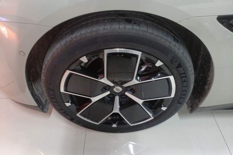 Used  SU7 2024 Rear-Drive Long-Range Intelligent Driving Version
