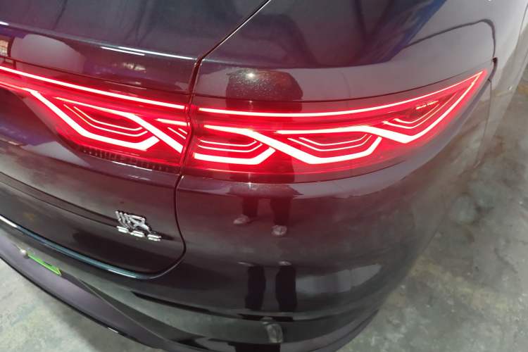 Used BYD Han 2022 EV 610 km All-Wheel-Drive Qianshan Cui Limited Edition
