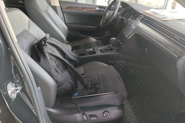 Used Volkswagen Magotan 2017 330TSI DSG Luxury Model
