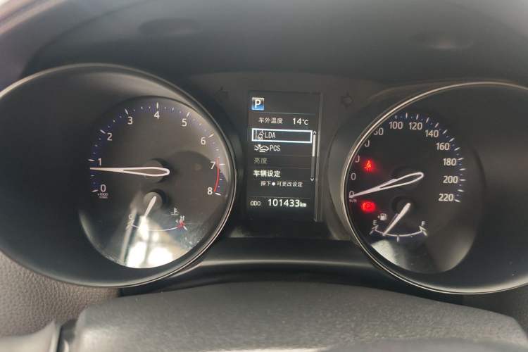 Used Toyota C-HR 2018 2.0L Leading with Sunroof China VI Standard
