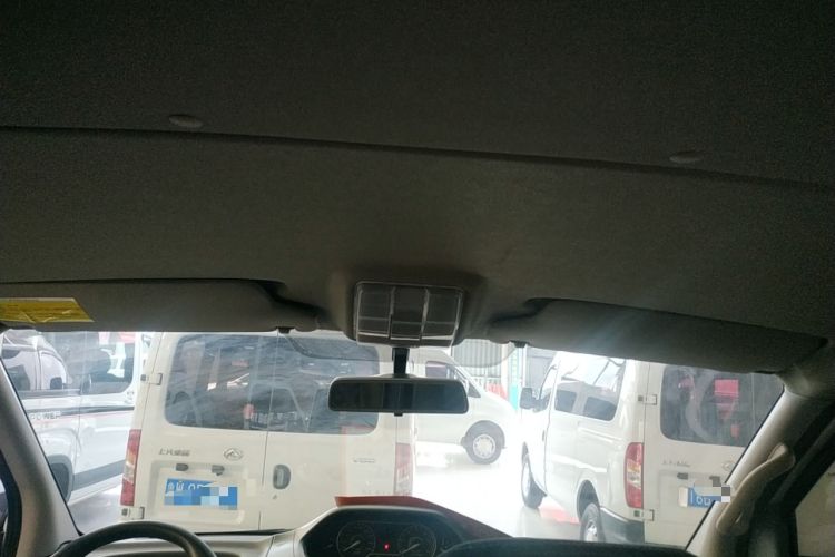 Used SAIC MAXUS Xintu V80 2019 2.5T Classic Model 6-Speed Manual – Aoyuntong Modified Version Short Wheelbase Ultra-Low Roof 5/6 Seats
