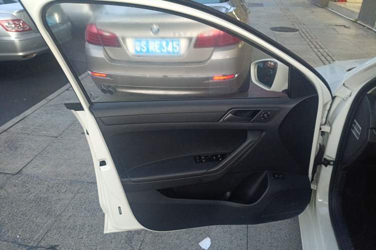 Used Volkswagen Jetta 2015 Value Edition 1.6L Automatic Fashion Version
