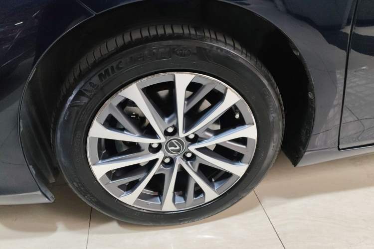 Used Lexus ES 2022 200 Excellence Edition
