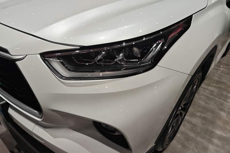 Used Toyota Highlander 
