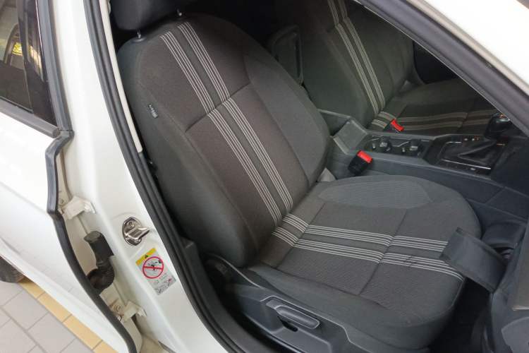 Used Volkswagen Lamando 2015 230TSI DSG Fashion Edition
