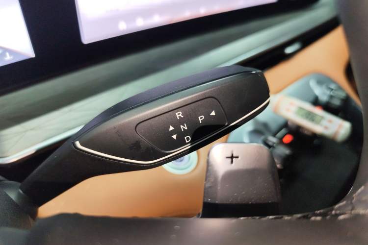 Used  Lingyun 2025 300T Two-Wheel Drive Starry Edition
