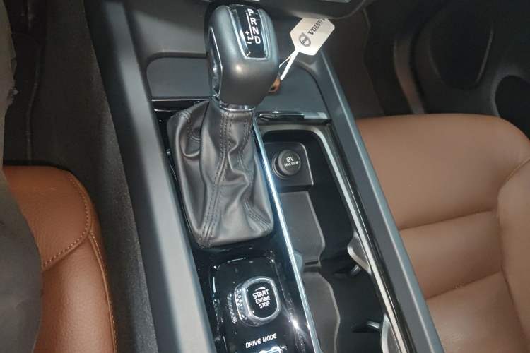 Used Volvo XC60 2019 T5 4x4 Zhiyuan Edition China VI Standard
