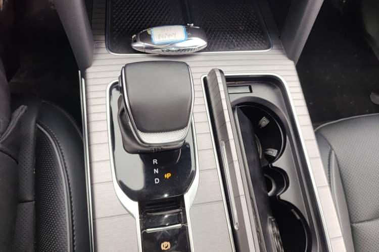 Used Hongqi HS7 PHEV 2024 2.0T PHEV Four-Wheel Drive Flagship Edition 6 Seats
