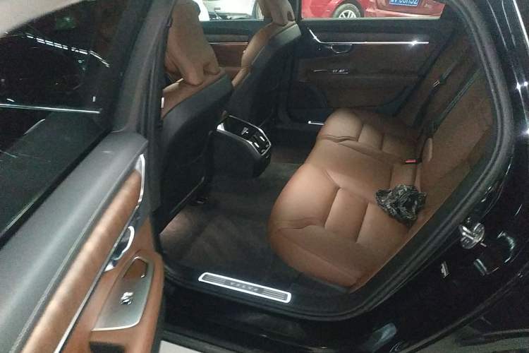 Used Volvo S90 2025 B5 Zhiyuan Luxury Edition
