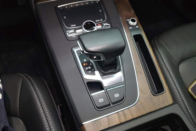 Used Audi Q5L 2020 Updated 40 TFSI Prestige Fashion Edition
