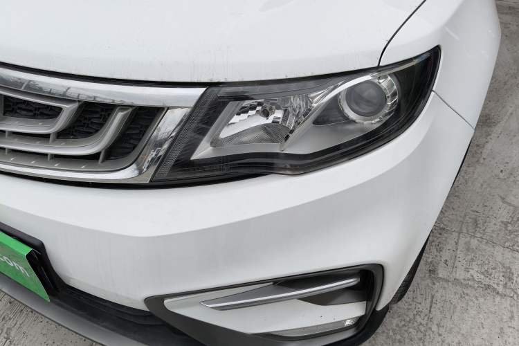 Used Geely Auto Emgrand X7 Sport 2018 1.8TD Automatic Two-Wheel Drive Zhiya Model
