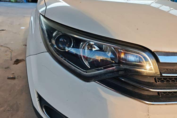 Used FAW Senya R7 2017 1.6L Automatic Smart Version
