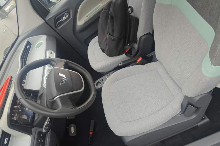 Used Wuling Hongguang MINIEV 2022 Macaron Fashion Model Lithium Iron Phosphate
