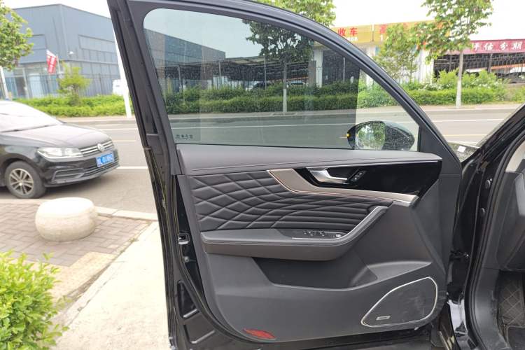Used Hongqi HS5 2022 Revised Version 2.0T Smart Connect Flagship Edition