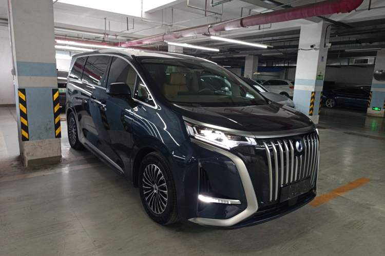 Used Denza D9 2022 EV 600 Four-Wheel Drive Prestige Model