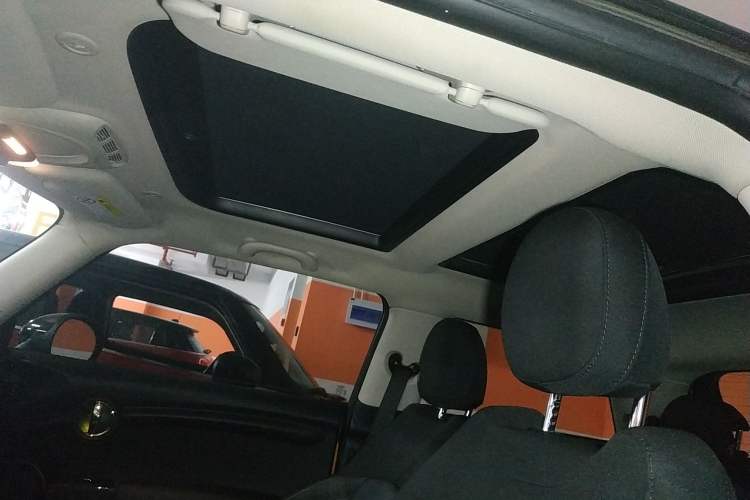 Used  MINI 2016 1.5T COOPER Avant-Garde