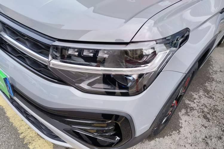 Used Volkswagen Tharu 2024 300TSI Two-Wheel-Drive Moon Luxury Edition
