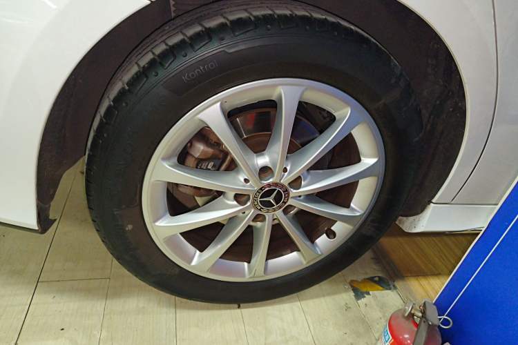 Used Mercedes-Benz A-Class 2021 A 200 L Sport Sedan Fashion Model
