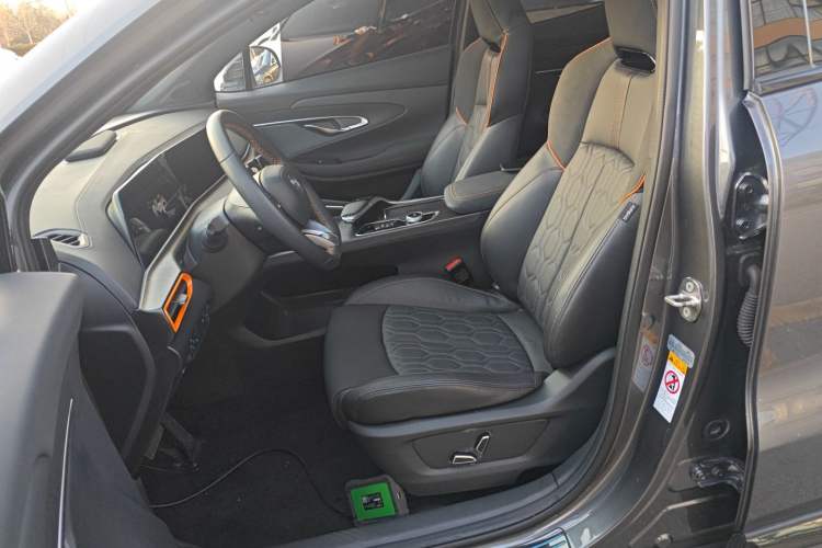 Used Changan UNI-T 2022 1.5T Prestige Version
