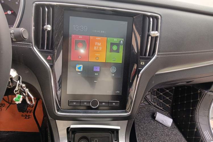 Used Roewe RX5 2019 20T Two-Wheel Drive Manual 4G Connect Platinum Edition
