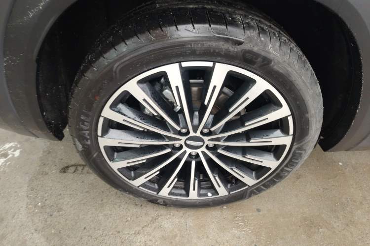 Used Geely Auto Monjaro L 2025 Dongfang Yao 2.0TD Automatic Jinzhao Edition
