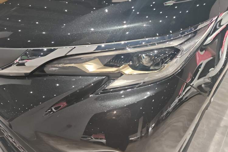 Used Toyota Granvia 2023 2.5L Hybrid Comfort Edition
