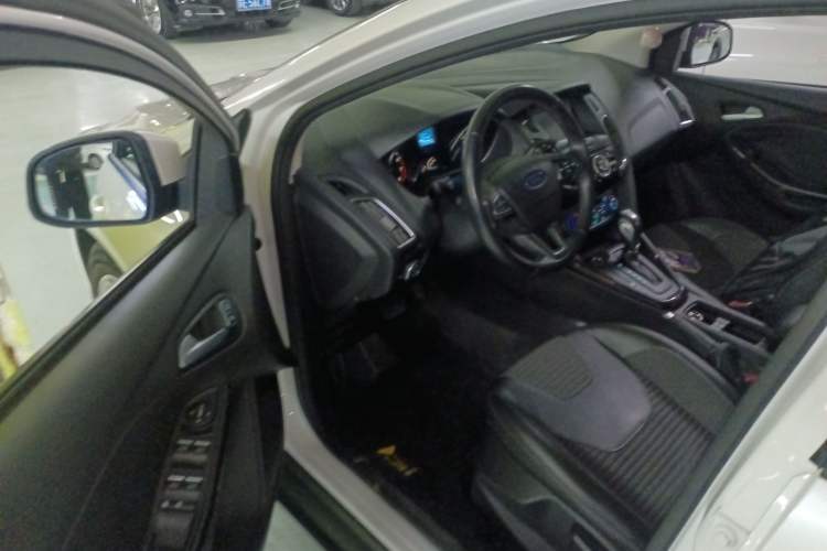 Used Ford Focus 2017 Hatchback 1.6L Automatic Fashion Edition Smart Drive Version