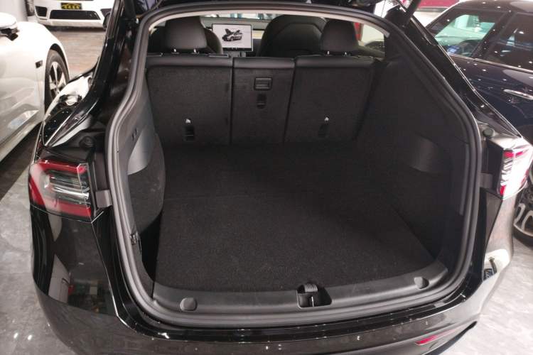 Used Tesla Model Y 2022 Rear-Wheel-Drive Version
