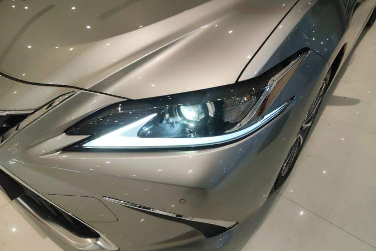 Used Lexus ES 2022 300h Excellence Edition