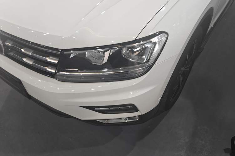 Used Volkswagen Tiguan L 2019 Revised 330TSI Automatic Two-Wheel Drive Smart & Luxury Edition China VI Standard
