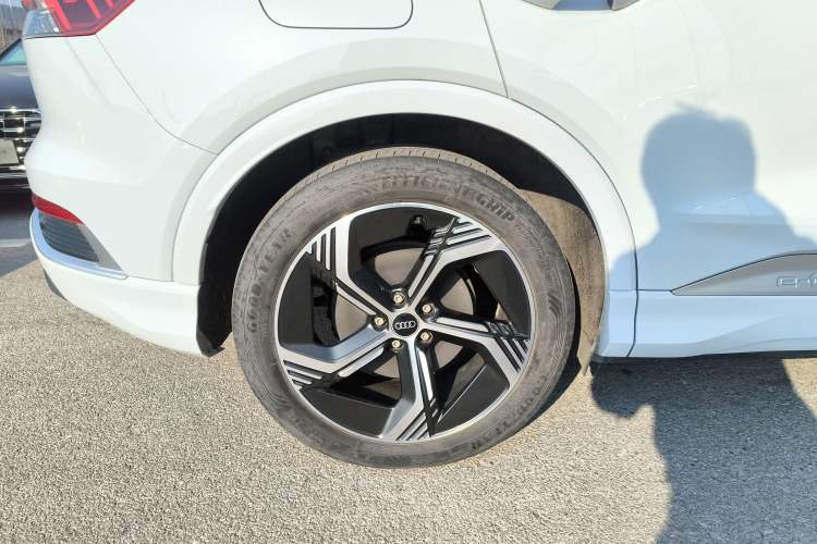 Used Audi Q4 e-tron 2022 50 e-tron quattro Visionary Edition
