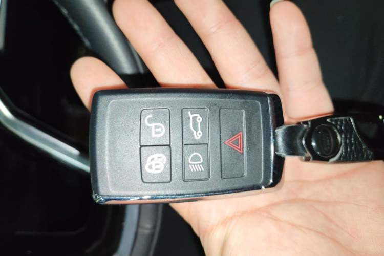 Used Land Rover Range Rover Evoque 2023 Aurora L 249 PS Luxury Edition
