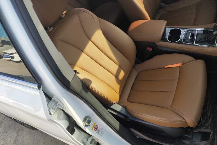 Used BYD Song MAX 2018 1.5T Automatic Smart Connect Elite Model with 6 Seats
