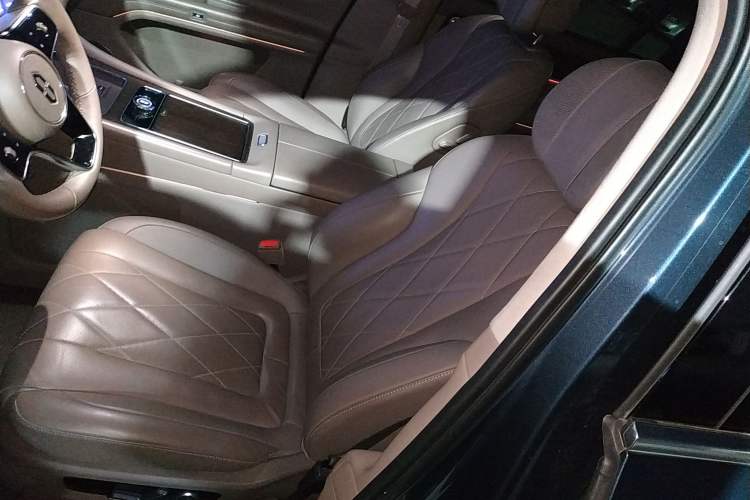 Used Hima AITO M9 2024 Range-Extended Ultra Version 52 kWh 5-Seater Model
