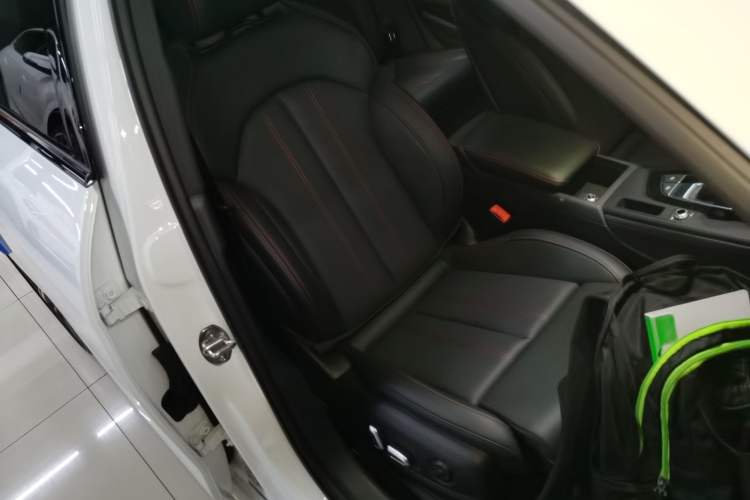 Used Audi A4L 2025 2 Million Units Enjoyment Version 40 TFSI Luxury Dynamic Edition
