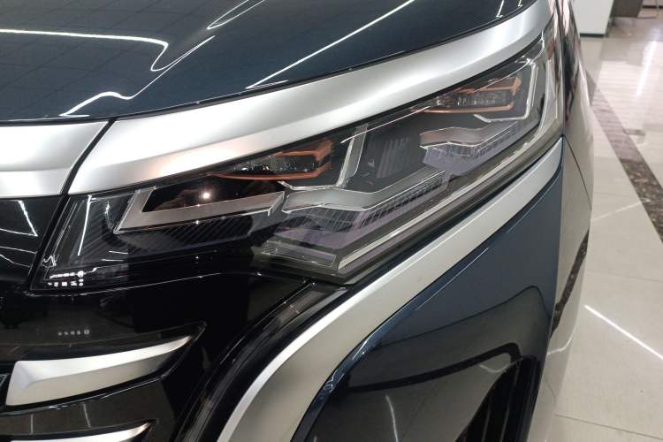 Used Denza D9 2022 DM-i 970 Four-Wheel Drive Flagship Model