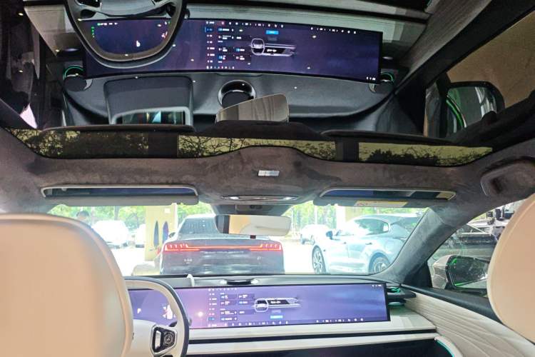 Used Geely Galaxy E8 2024 665 km Range Rear-Drive Starship Long-Range Version
