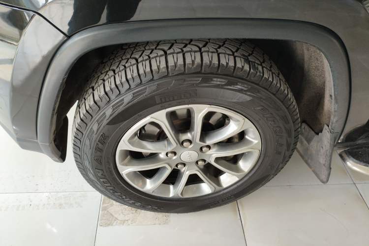 Used  Grand Cherokee (Import) 2014 3.0L Comfort Navigation Edition
