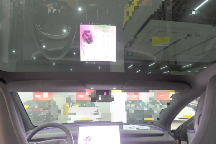 Used Tesla Model Y L 2025 Long-Range All-Wheel-Drive Version
